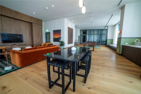 Condo in Miami, Florida, 1 bedroom  № 1994116 - photo 25