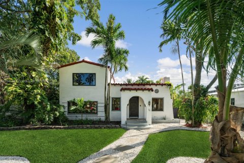 House in Miami Shores, Florida 3 bedrooms, 155.43 sq.m. № 1775295 - photo 25