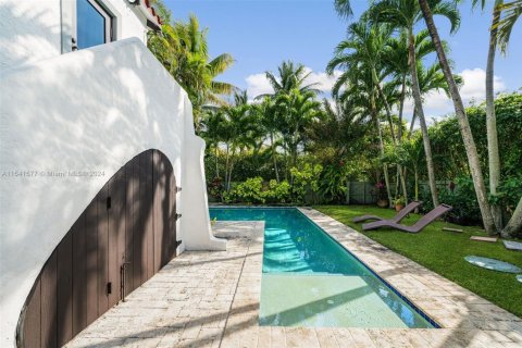 House in Miami Shores, Florida 3 bedrooms, 155.43 sq.m. № 1775295 - photo 21