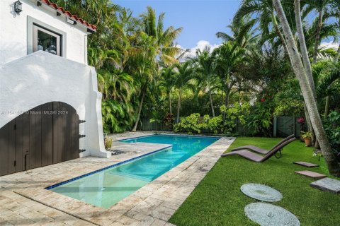 House in Miami Shores, Florida 3 bedrooms, 155.43 sq.m. № 1775295 - photo 20