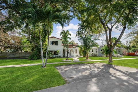 House in Miami Shores, Florida 3 bedrooms, 155.43 sq.m. № 1775295 - photo 29