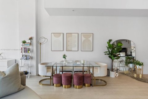 Condominio en venta en Miami, Florida, 1 dormitorio, 92.9 m2 № 1972377 - foto 3
