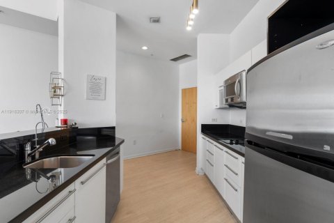 Condominio en venta en Miami, Florida, 1 dormitorio, 92.9 m2 № 1972377 - foto 14