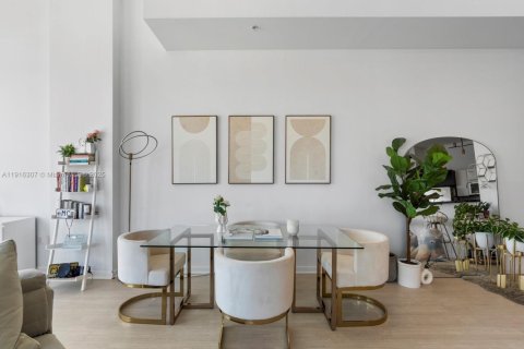 Condominio en venta en Miami, Florida, 1 dormitorio, 92.9 m2 № 1972377 - foto 12