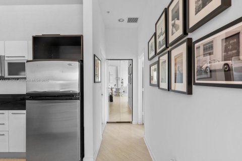 Condominio en venta en Miami, Florida, 1 dormitorio, 92.9 m2 № 1972377 - foto 18