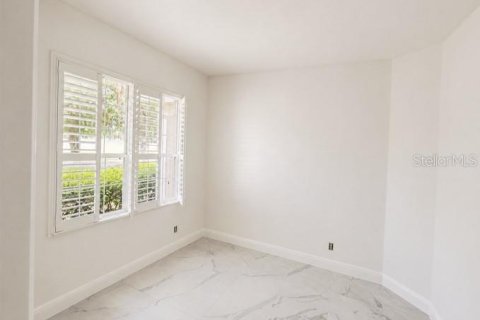 Casa en venta en Kissimmee, Florida, 4 dormitorios, 213.86 m2 № 2167686 - foto 6