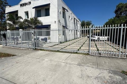 Apartamento en alquiler en Miami, Florida, 1 dormitorio, 65.03 m2 № 1967825 - foto 12