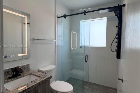 Apartamento en alquiler en Miami, Florida, 1 dormitorio, 65.03 m2 № 1967825 - foto 7