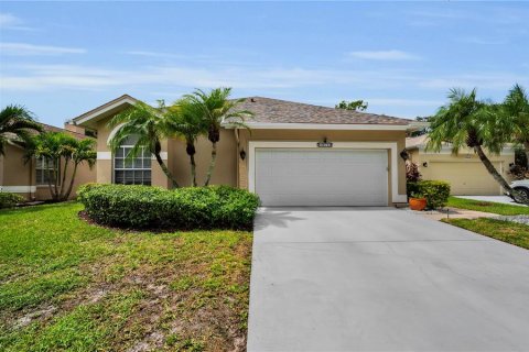 Casa en venta en Oldsmar, Florida, 3 dormitorios, 163.32 m2 № 1907554 - foto 1