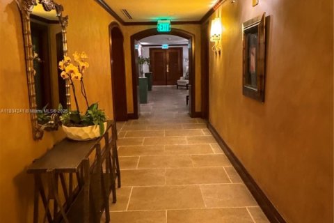 Condominio en alquiler en Miami, Florida, 1 dormitorio, 63.17 m2 № 1937768 - foto 4