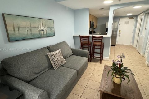 Condominio en alquiler en Miami, Florida, 1 dormitorio, 63.17 m2 № 1937768 - foto 16