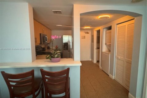 Condo in Miami, Florida, 1 bedroom  № 1937768 - photo 26