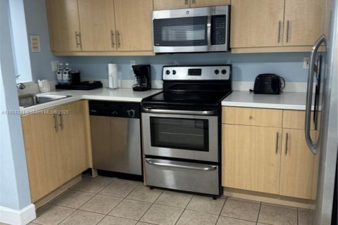 Condominio en alquiler en Miami, Florida, 1 dormitorio, 63.17 m2 № 1937768 - foto 8