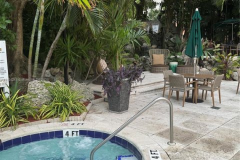Condo in Miami, Florida, 1 bedroom  № 1937768 - photo 29