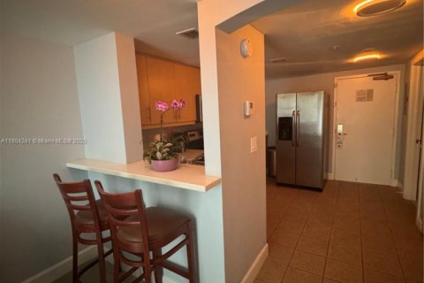 Condominio en alquiler en Miami, Florida, 1 dormitorio, 63.17 m2 № 1937768 - foto 27