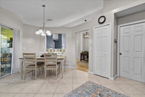 House in Loxahatchee Groves, Florida 3 bedrooms, 170.2 sq.m. № 2378401 - photo 12