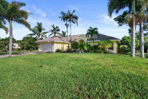 House in Loxahatchee Groves, Florida 3 bedrooms, 170.2 sq.m. № 2378401