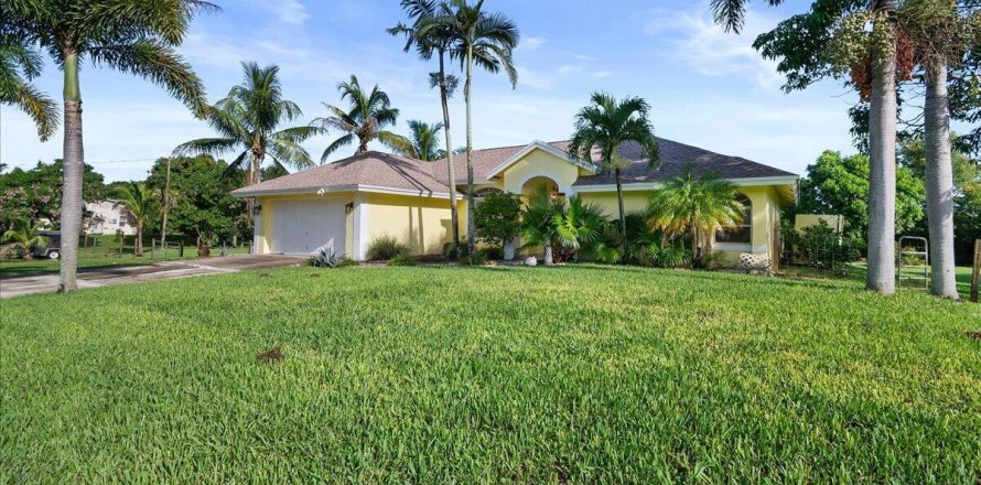 House in Loxahatchee Groves, Florida 3 bedrooms, 170.2 sq.m. № 2378401