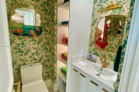 Condo in Miami, Florida, 1 bedroom  № 1996431 - photo 5