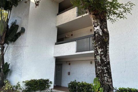 Condo in Plantation, Florida, 2 bedrooms  № 1974632 - photo 2