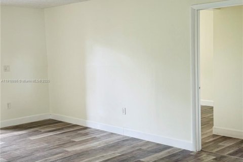 Condo in Plantation, Florida, 2 bedrooms  № 1974632 - photo 18