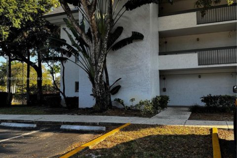 Condo in Plantation, Florida, 2 bedrooms № 1974632