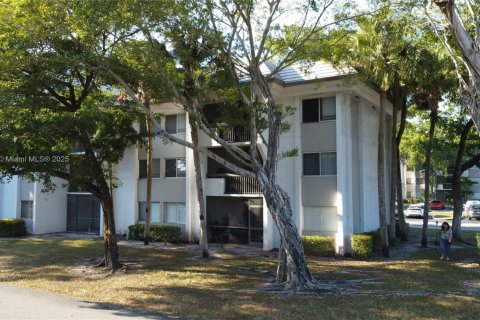 Condo in Plantation, Florida, 2 bedrooms  № 1974632 - photo 26