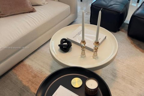 Copropriété à vendre à Miami, Floride: 1 chambre, 72.93 m2 № 1979235 - photo 2