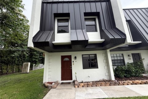 Touwnhouse à louer à South Miami, Floride: 2 chambres, 93.55 m2 № 1813866 - photo 3