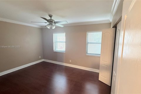 Touwnhouse à louer à South Miami, Floride: 2 chambres, 93.55 m2 № 1813866 - photo 14