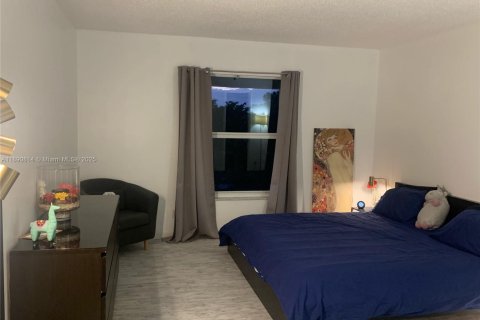 Condo in Plantation, Florida, 2 bedrooms  № 1944098 - photo 10