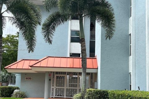 Condo in Plantation, Florida, 2 bedrooms  № 1944098 - photo 20