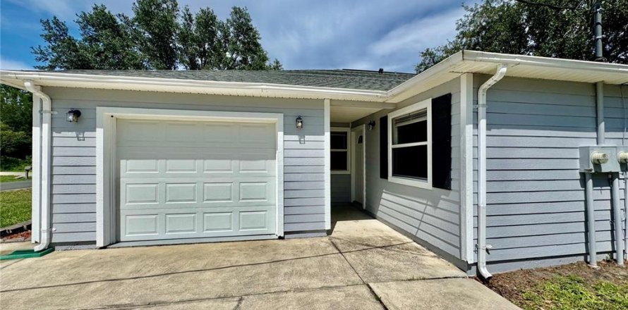 Commercial property in Palm Coast, Florida 6 bedrooms, 222.41 sq.m. № 1909590