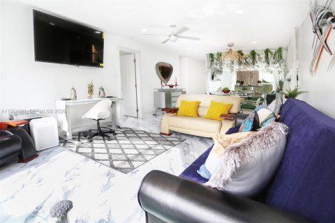 Copropriété à vendre à Margate, Floride: 2 chambres, 90.12 m2 № 2077777 - photo 7