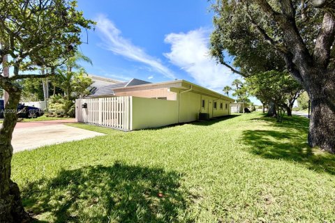 Touwnhouse à Miami, Floride 3 chambres, 130.81 m2 № 2376152
