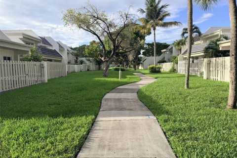 Touwnhouse à vendre à Miami, Floride: 3 chambres, 130.81 m2 № 2376152 - photo 20