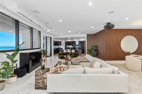 Copropriété à vendre à Sunny Isles Beach, Floride: 4 chambres, 385.92 m2 № 2035569 - photo 2