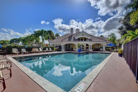 Condominio en venta en Boynton Beach, Florida, 1 dormitorio, 71.35 m2 № 1188488 - foto 1