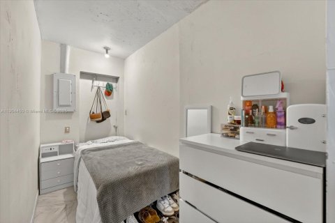 Townhouse in Miami, Florida 2 bedrooms, 77.57 sq.m. № 2015557 - photo 13