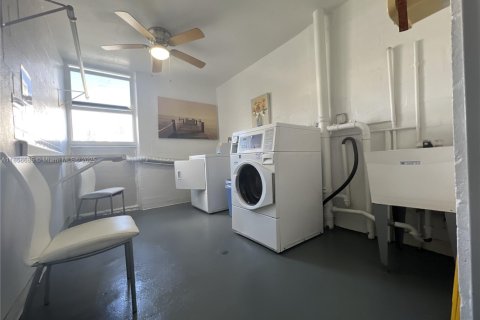 Copropriété à louer à North Miami Beach, Floride: 2 chambres, 103.12 m2 № 1887239 - photo 20