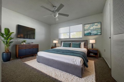 Copropriété à louer à North Miami Beach, Floride: 2 chambres, 103.12 m2 № 1887239 - photo 16