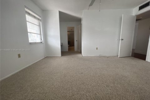 Copropriété à louer à North Miami Beach, Floride: 2 chambres, 103.12 m2 № 1887239 - photo 13