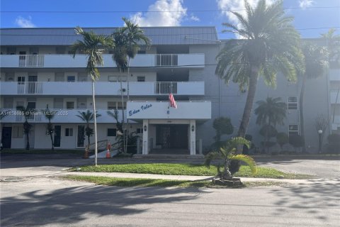 Copropriété à louer à North Miami Beach, Floride: 2 chambres, 103.12 m2 № 1887239 - photo 21