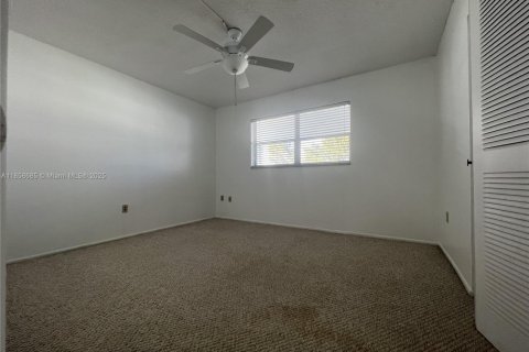Copropriété à louer à North Miami Beach, Floride: 2 chambres, 103.12 m2 № 1887239 - photo 17