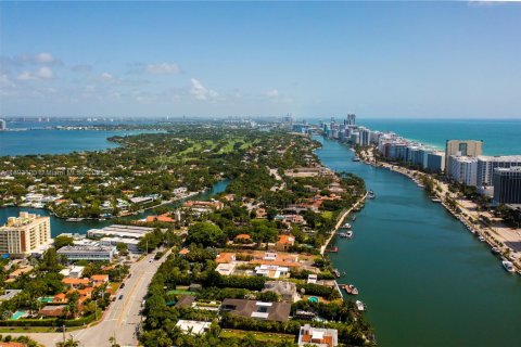 Condominio en venta en Miami Beach, Florida, 1 dormitorio, 69.68 m2 № 1946756 - foto 17