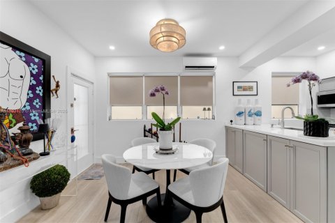 Condominio en venta en Miami Beach, Florida, 1 dormitorio, 69.68 m2 № 1946756 - foto 6