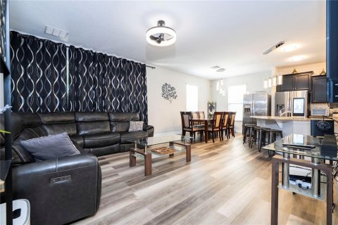 Casa en venta en Davenport, Florida, 7 dormitorios, 285.3 m2 № 1773837 - foto 15