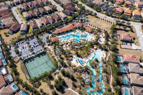Casa en venta en Davenport, Florida, 7 dormitorios, 285.3 m2 № 1773837 - foto 7