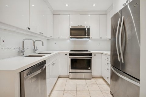 Condominio en venta en Miami Beach, Florida, 2 dormitorios, 88.16 m2 № 1993991 - foto 7