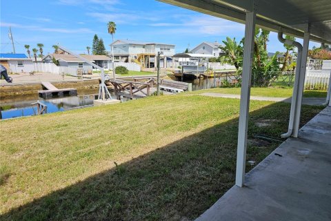 Casa en alquiler en Hudson, Florida, 4 dormitorios, 135.82 m2 № 1885130 - foto 2